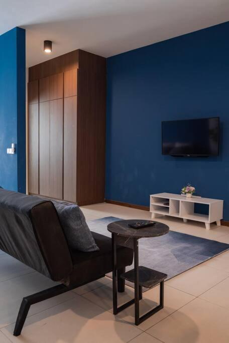 Deluxe Seaview Suite Twin Bed By The Only Bnb Tanjung Tokong المظهر الخارجي الصورة