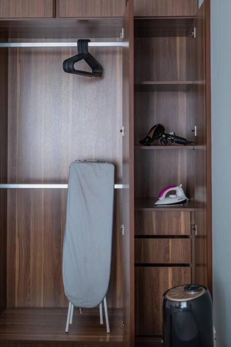 Deluxe Seaview Suite Twin Bed By The Only Bnb Tanjung Tokong المظهر الخارجي الصورة