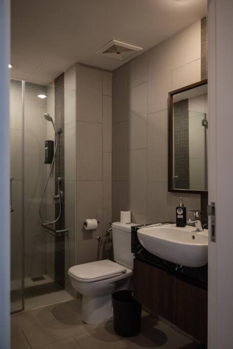 Deluxe Seaview Suite Twin Bed By The Only Bnb Tanjung Tokong المظهر الخارجي الصورة